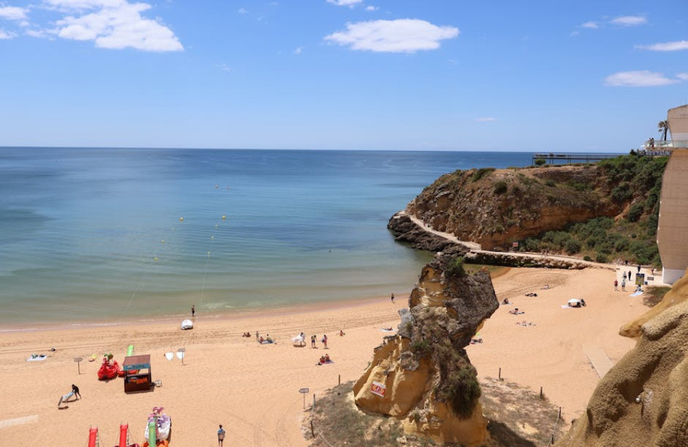 Praia da Rocha: kliffen, rotsformaties en de kustwandeling naar Três Castelos