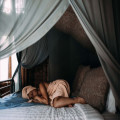 Waarom word ik elke dag om 3 uur 's nachts wakker en wat kan ik eraan doen?